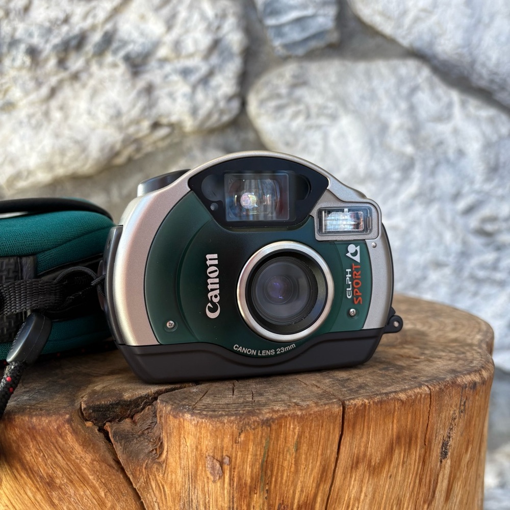 Canon ELPH SPORT Camera Film 90s